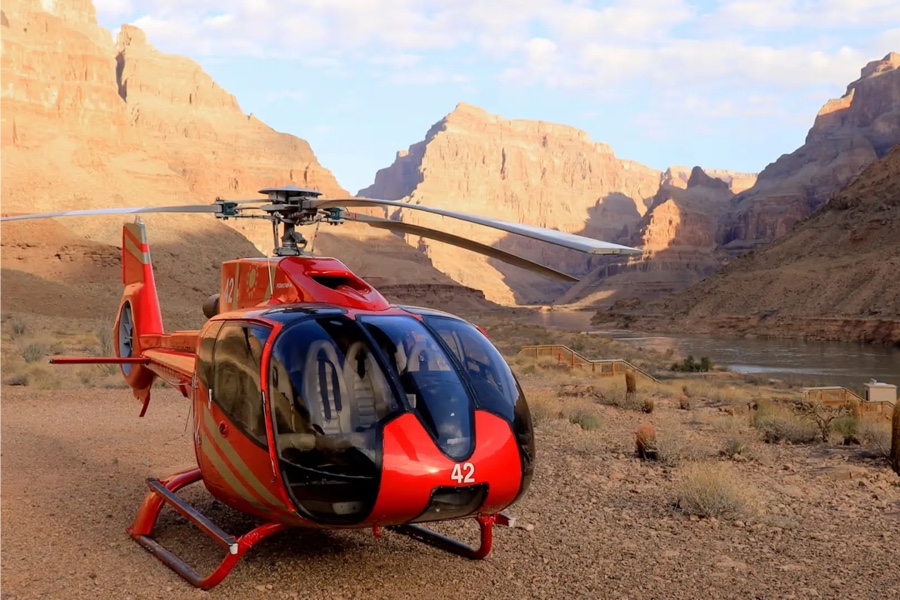 https://d1z25gdxzfb1uz.cloudfront.net/content/index/helicopter_900x600.jpg